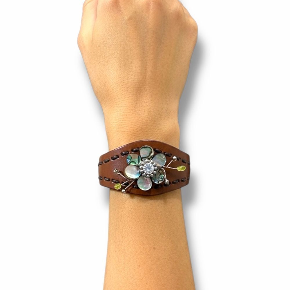 Brown Leather Mother Pearl Floral Cuff Bracelet 